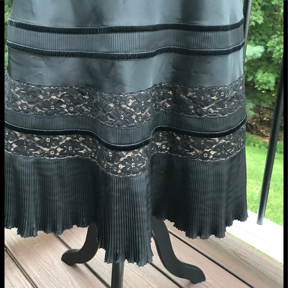 🎉😎🎉HP🎉😎🎉 LOFT Strapless Black Dress Size 4 - Picture 3 of 6
