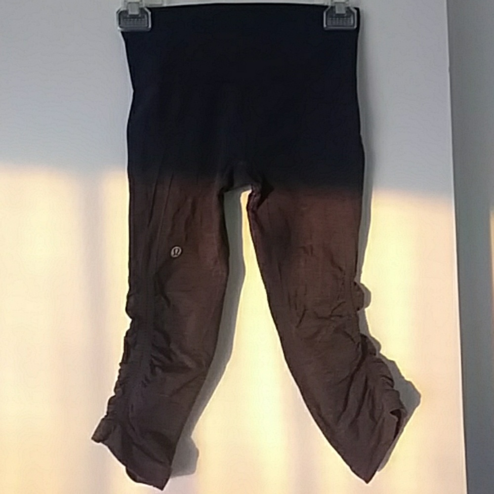 Lululemon elastic crop yoga pants