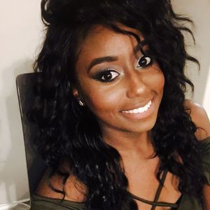 Meet your Posher, Adriona