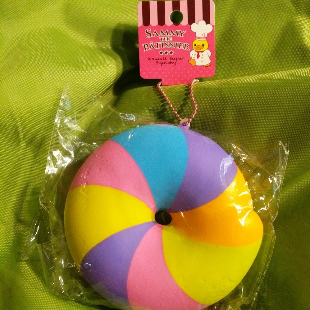JUMBO SAMMY RAINBOW BAGEL SQUISHY SLOW RISE NIC
