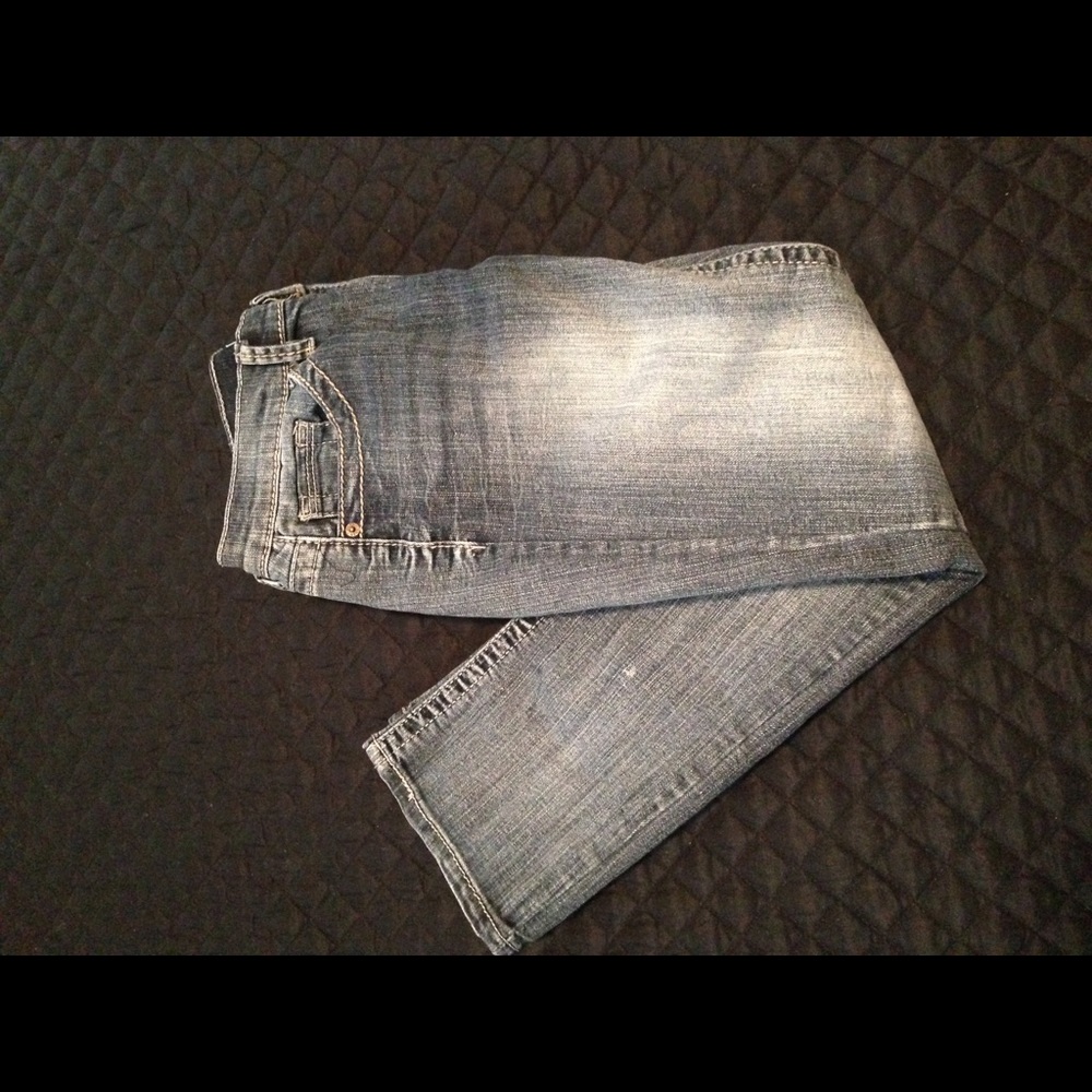 Mudd cropped jeans
