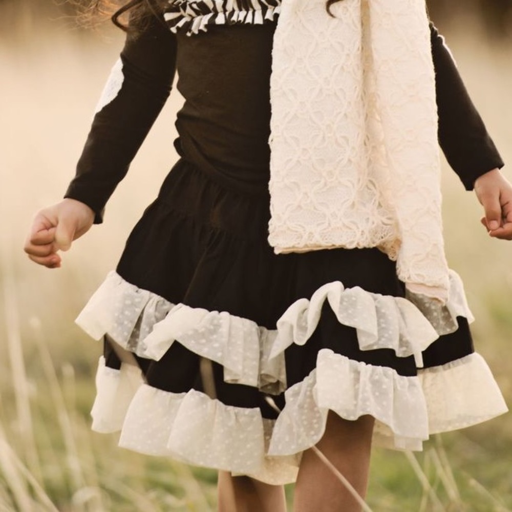 Persnickety black ruffle Audrey Skirt EUC size 8