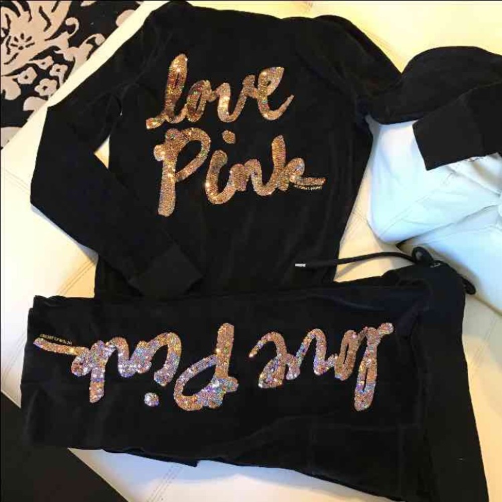 ISO THESE SWEATPANTS SIZE XS