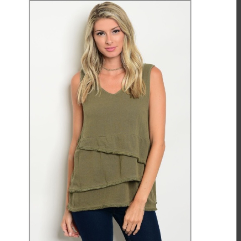 Cute sleeveless olive color top