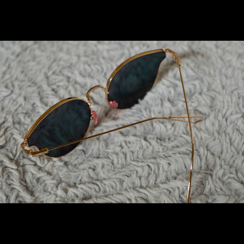 Pink Reflection Sunnies
