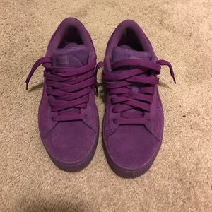 Purple mono suede puma