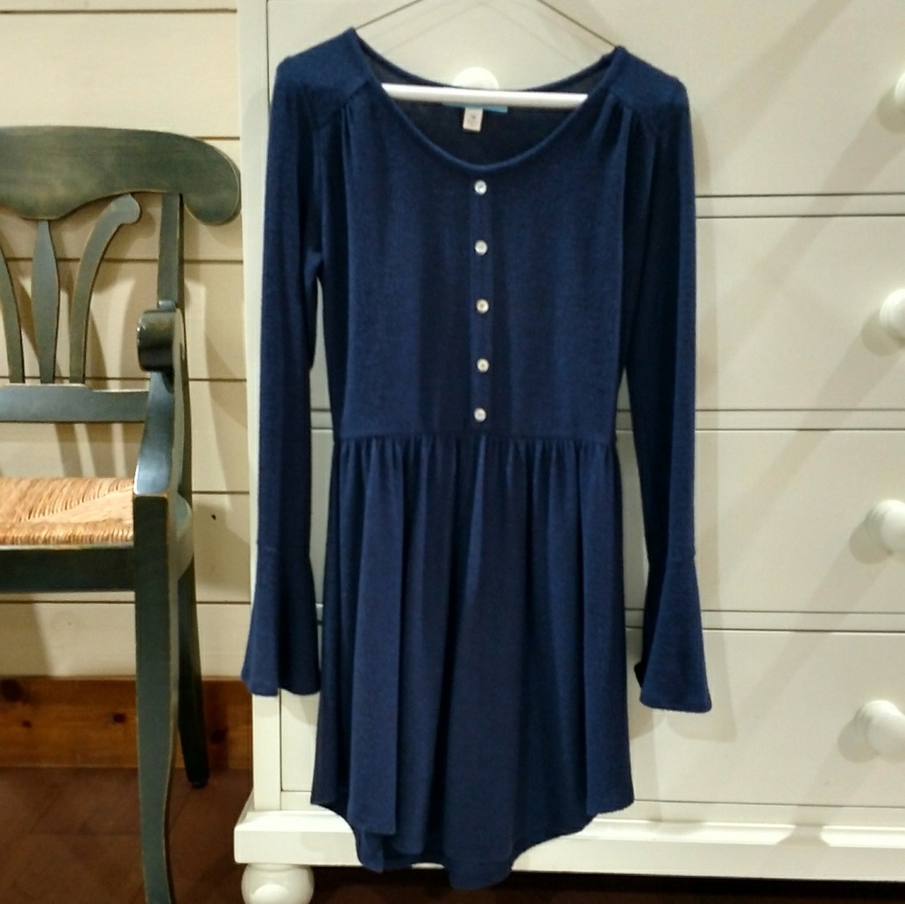 Cute navy 3/4 sleeve dress