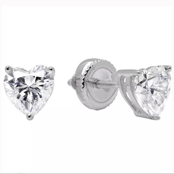 💗1.50Ct Heart Simulated Diamond 14K Gold Studs - Picture 2 of 5