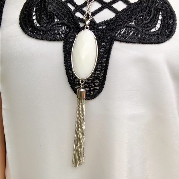 ℕ𝔼𝕎💎💙💎LONG STATEMENT NECKLACE! BLACK OR WHITE - Picture 3 of 16