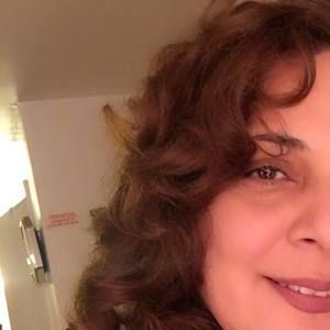 Meet your Posher, Aroosa