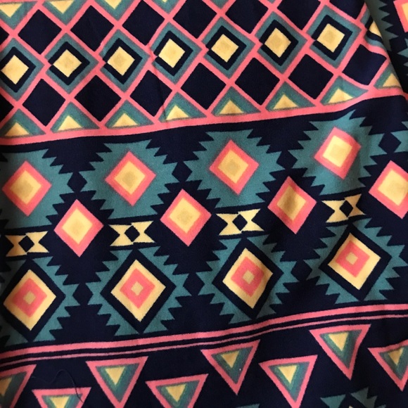 Casual and Comfortable Lynnae outfit ! - Picture 2 of 3