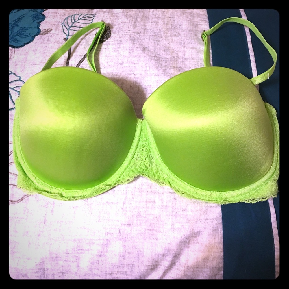 🌺 Pink by VS push-up bra 36D Like New!!🌺