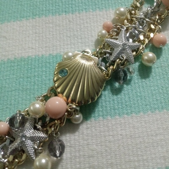 Seashell Charm Bracelet - Picture 3 of 3