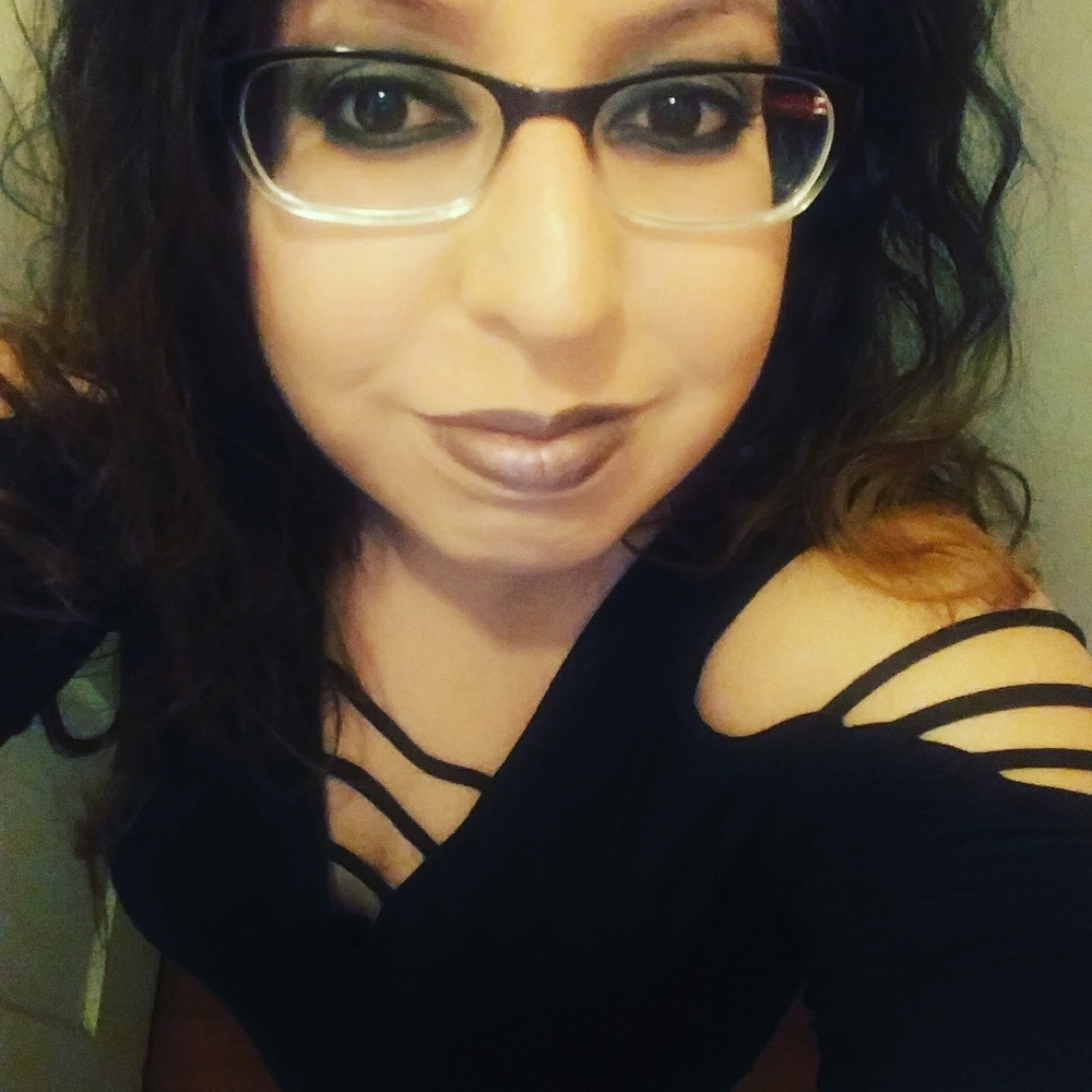 Meet your Posher, Lynette