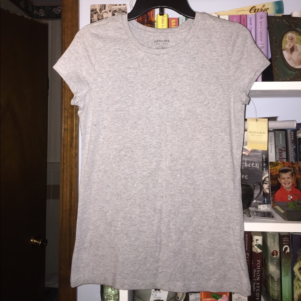 Grey Tshirt.