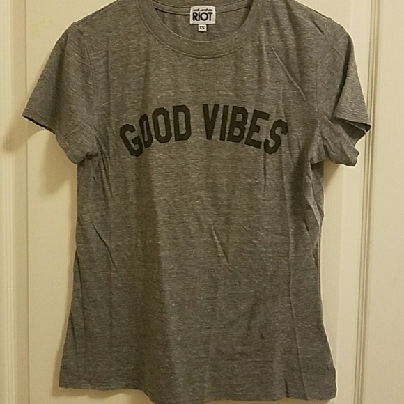 Urban outfitters "good vibes" t shirt - Picture 1 of 2