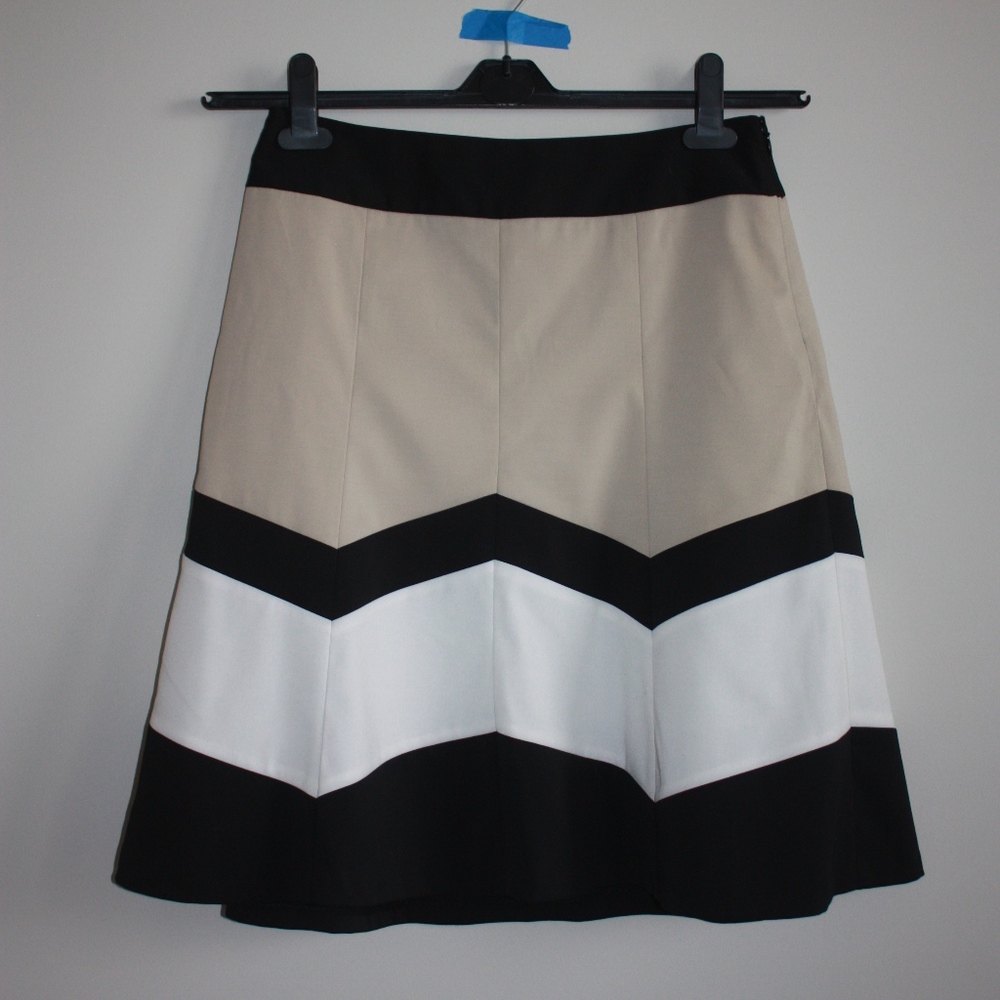 The Limited A-Line Skirt Small Black, White & Tan