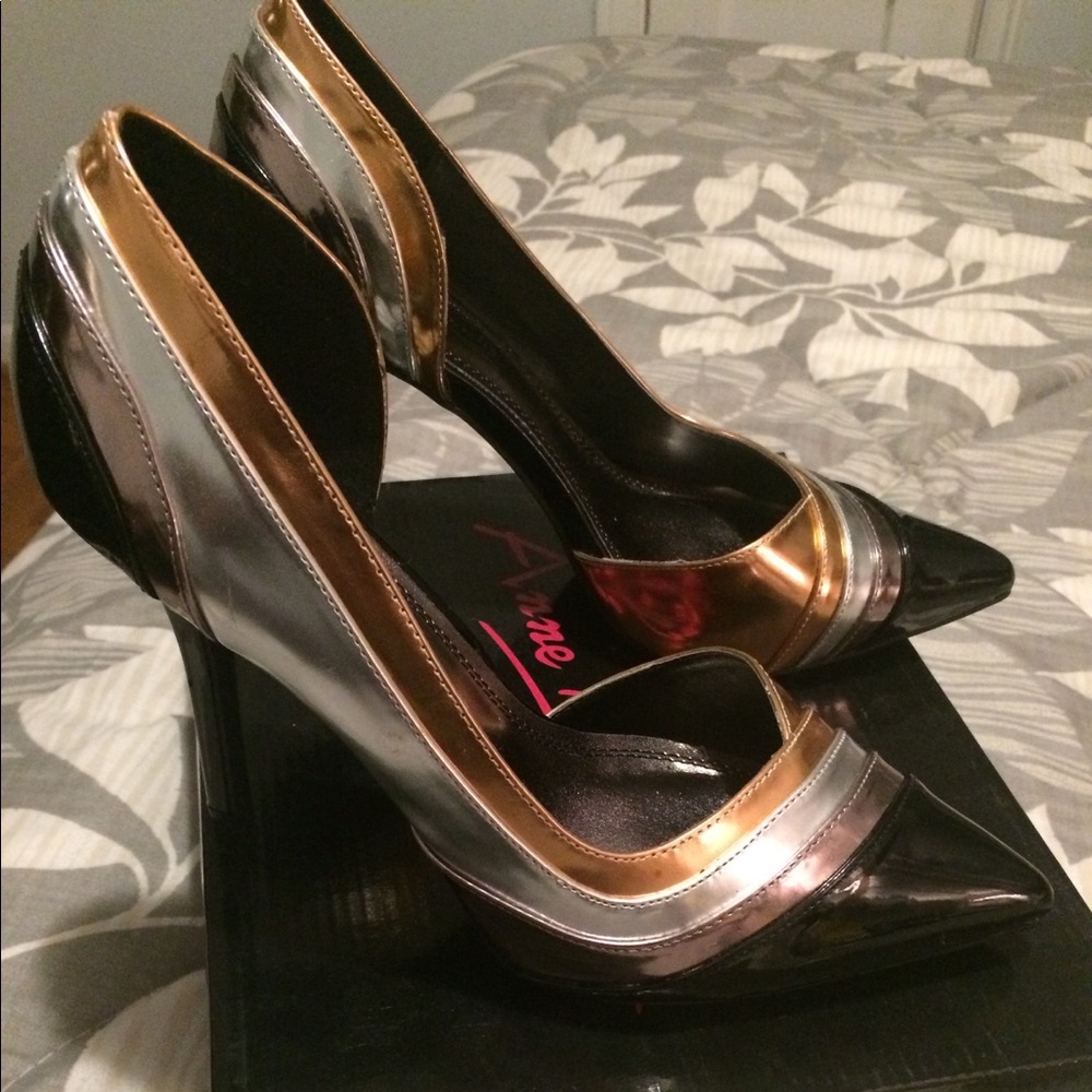 Anne Michelle metallic pump size 9 $20