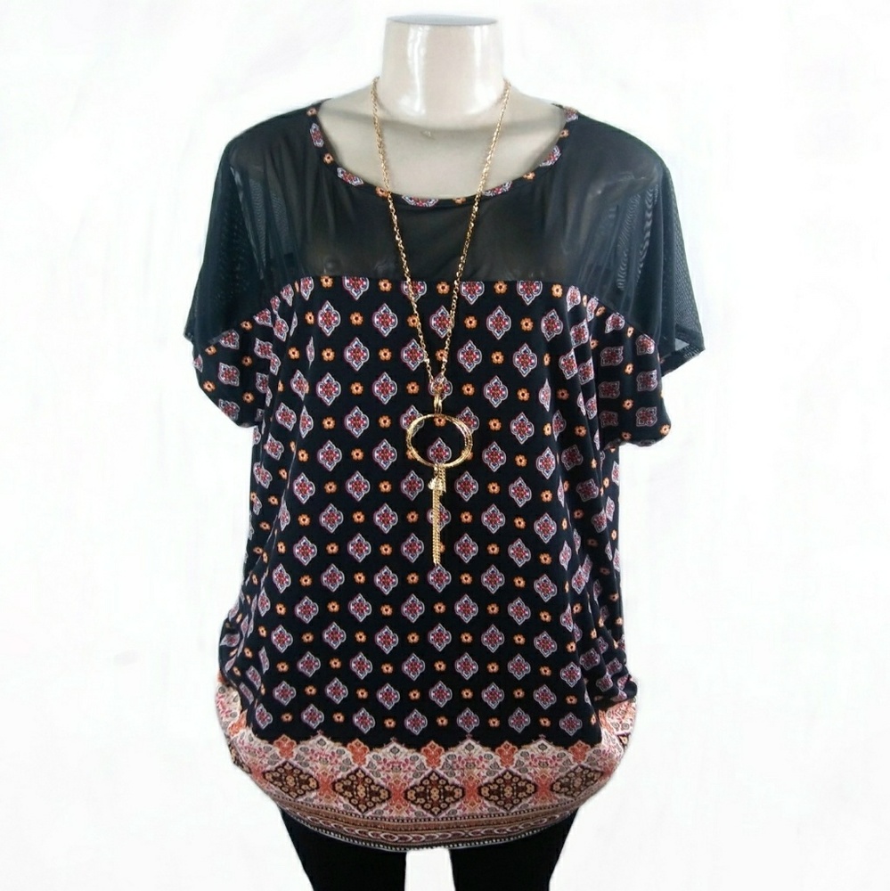 🎉Price Drop! New Plus Top w/free Necklace