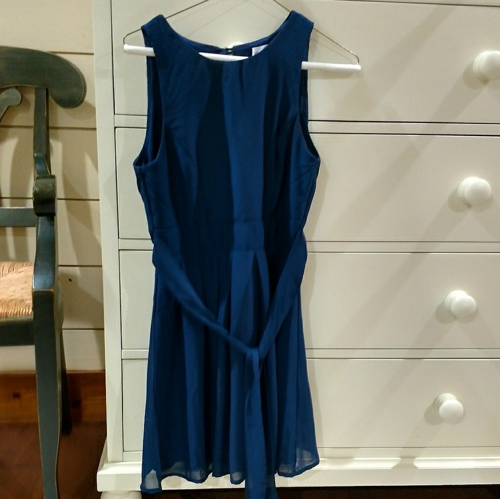 Cute sleeveless navy dress with sash