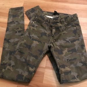 H&M camouflage pants