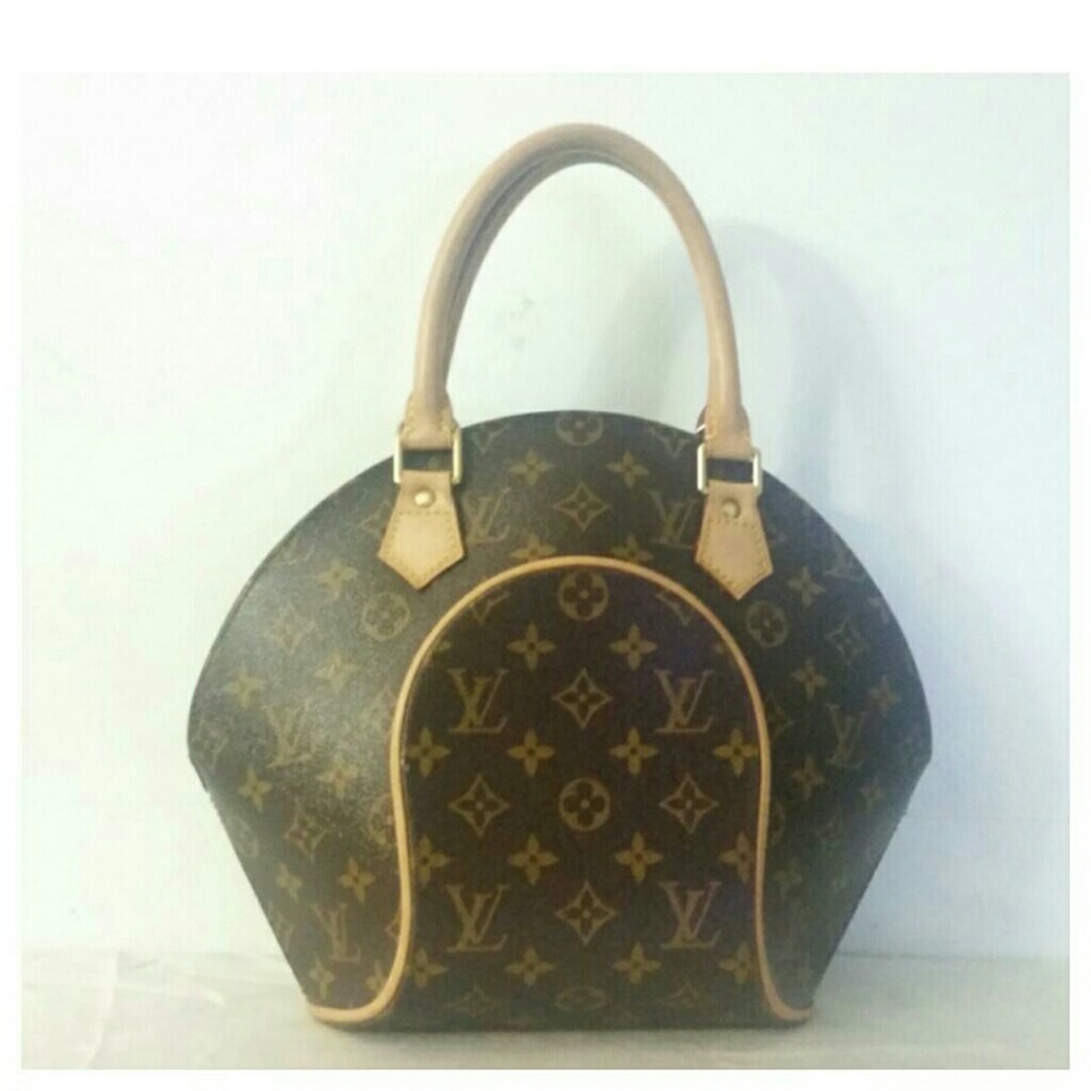 SOLD!! Authentic LOUIS VUITTON Ellipse PM