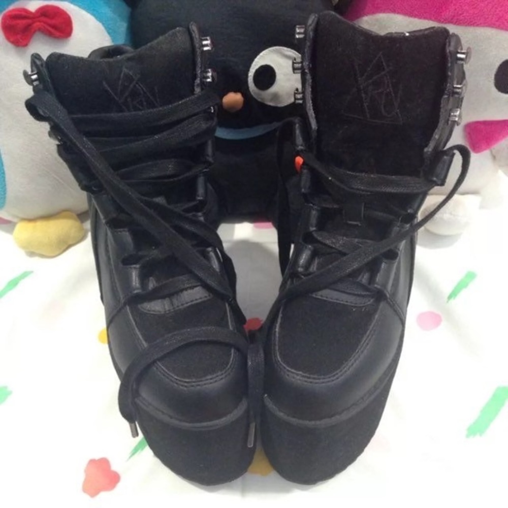 YRU BLACK QOZMO HI PLATFORMS