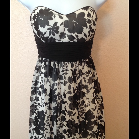 LAST $⬇️ NWOT WHBM Floral Dress Size 0 - Picture 2 of 5