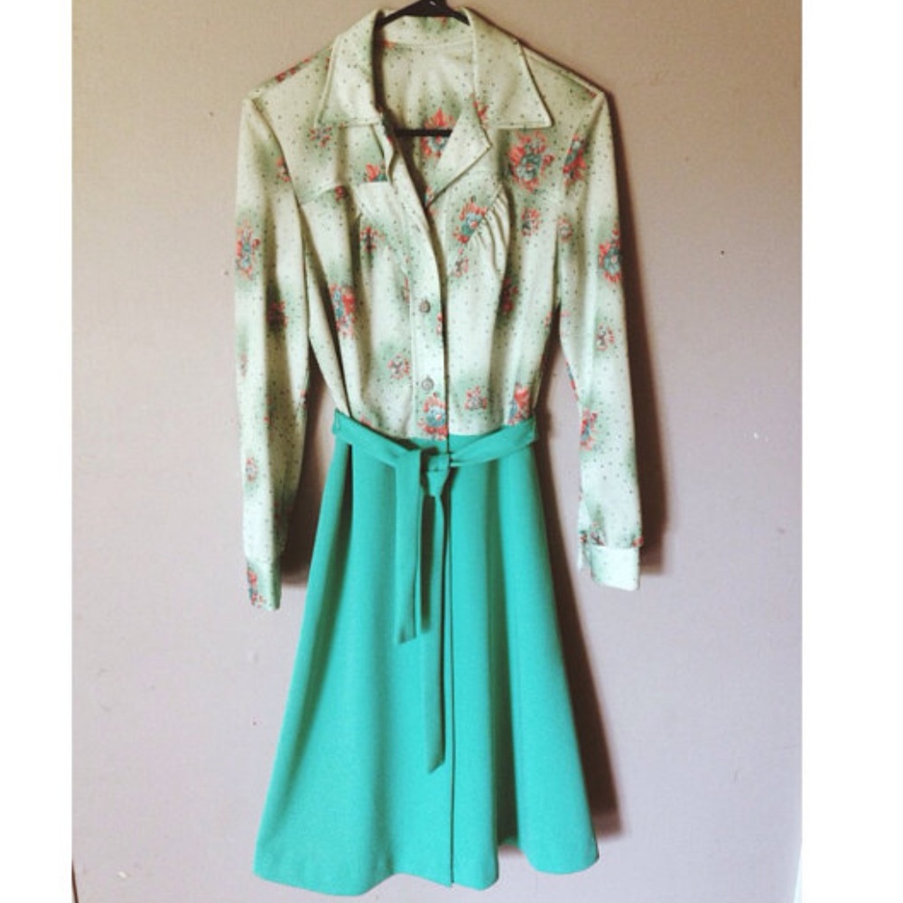 DARLING 1970s Dress in Floral and Green Size 8 M