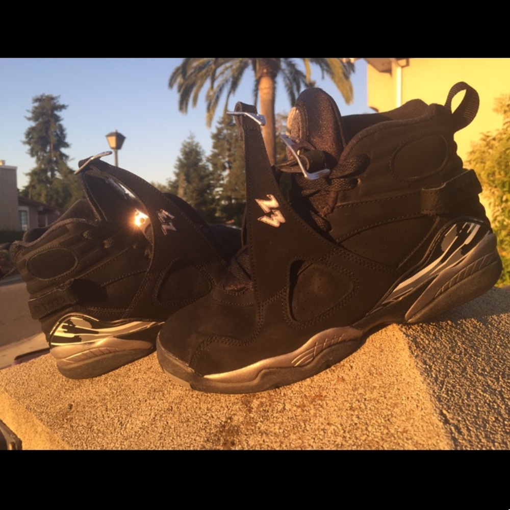 Jordan 8 Chrome Retro !