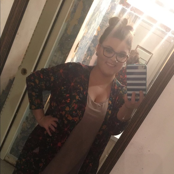 🌸Meet the Posher!!!! 🌸 - Picture 1 of 1