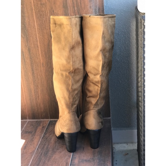 NIB Tan Knee High Block Heel Boots - Picture 4 of 4