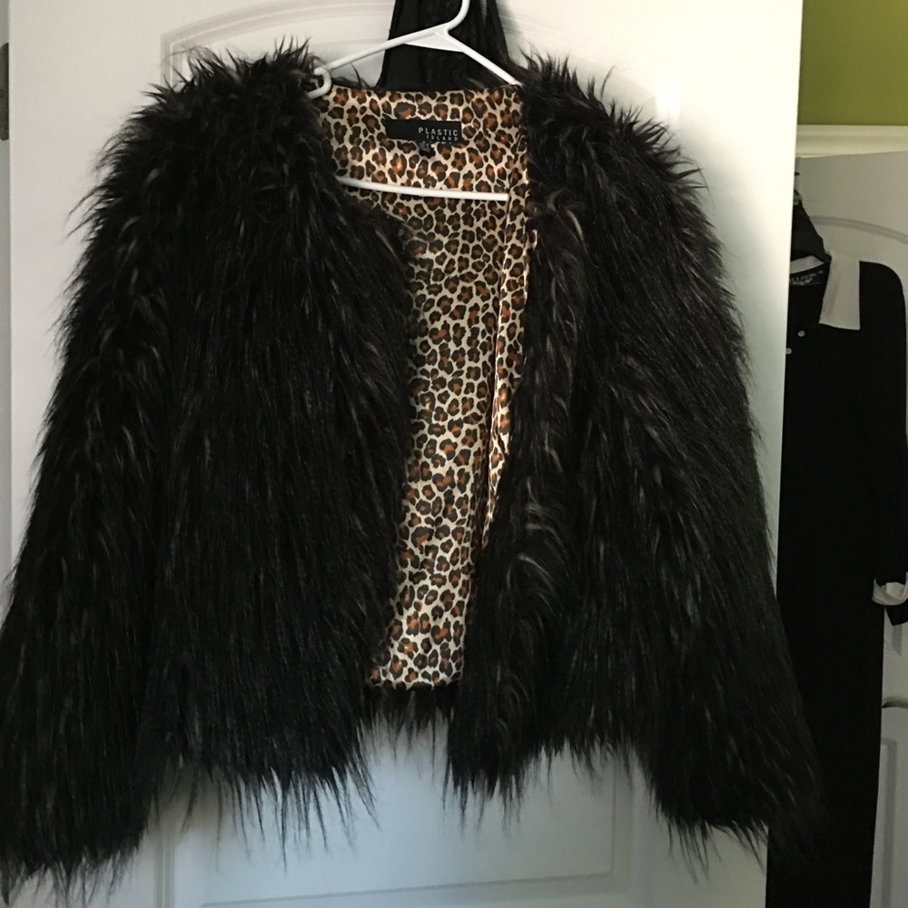 ✖️SOLD✖️Black faux fur jacket