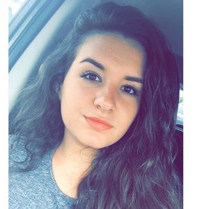 Meet your Posher, Hannah