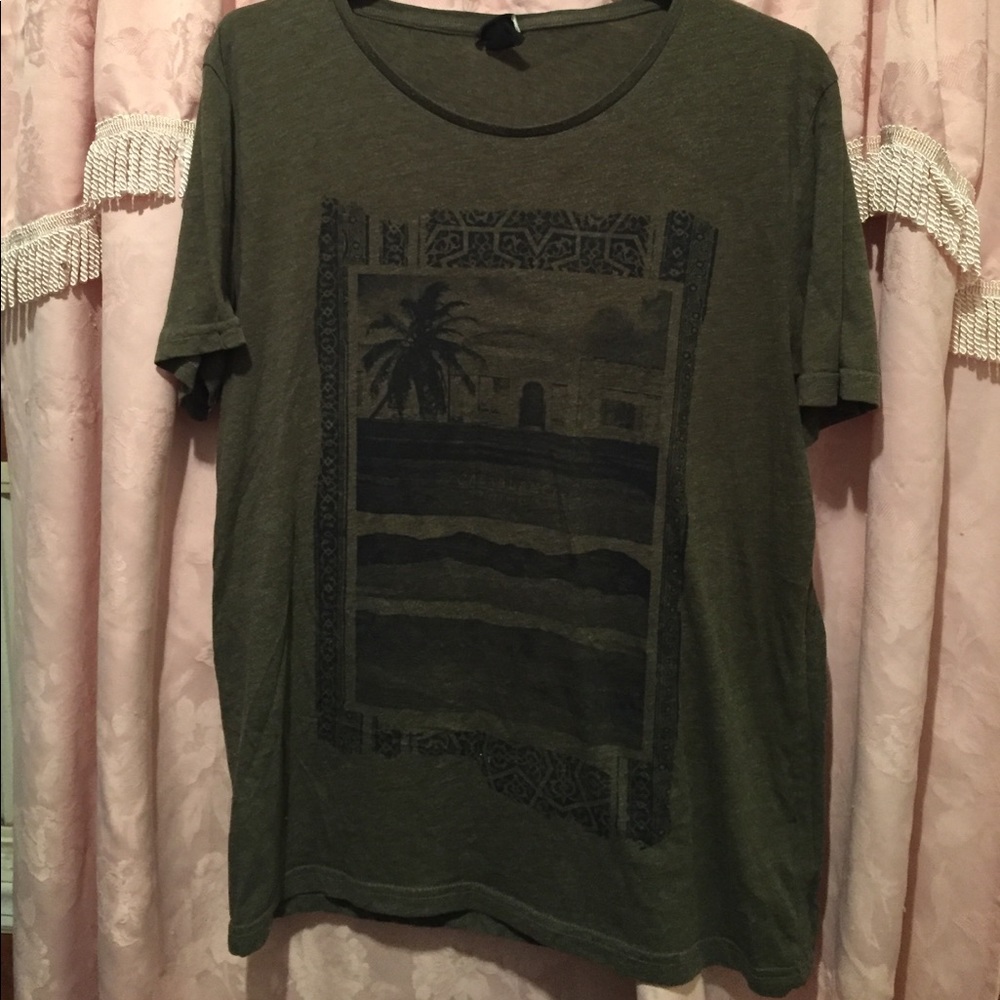 H&M tee