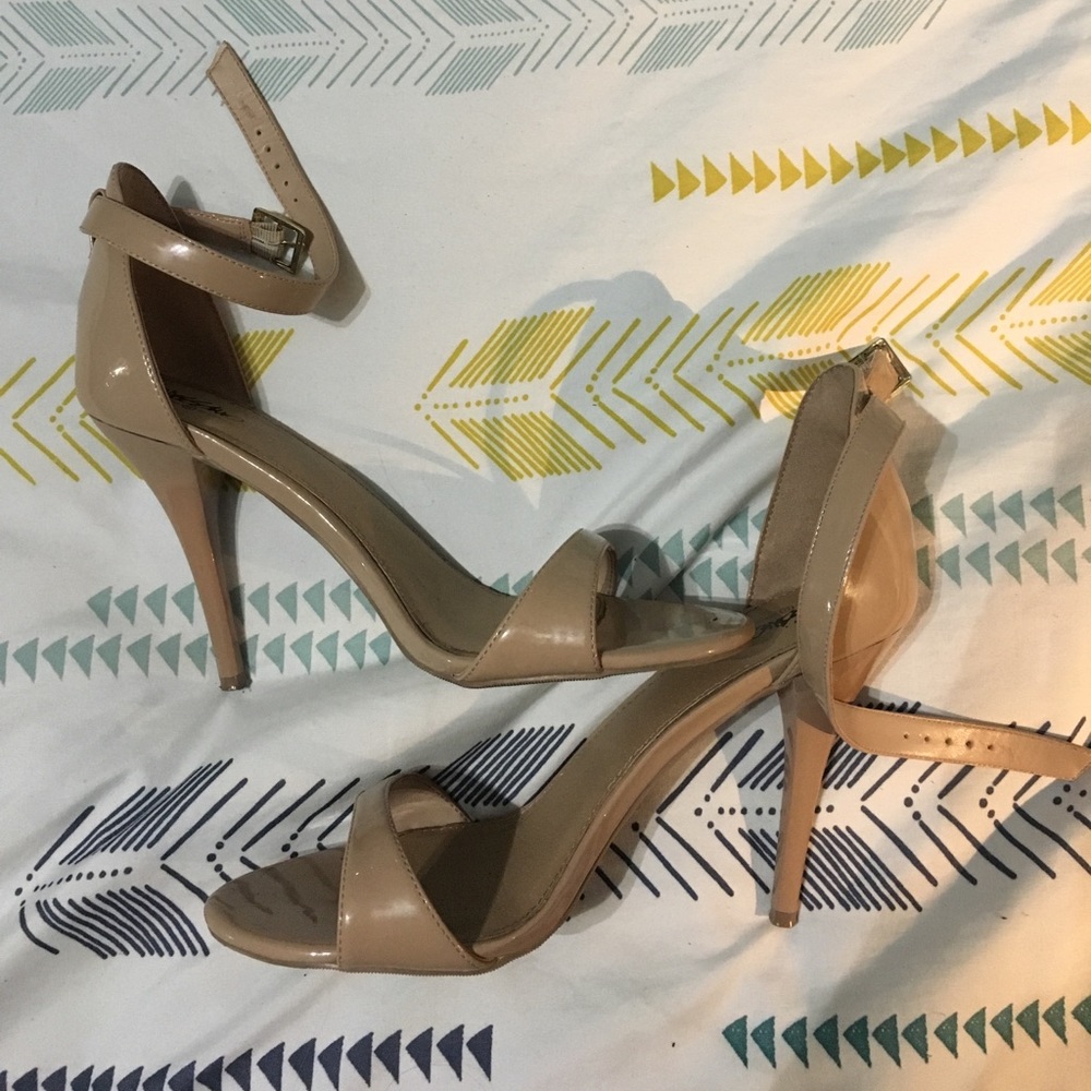 Nude peep toe high heeled sandals