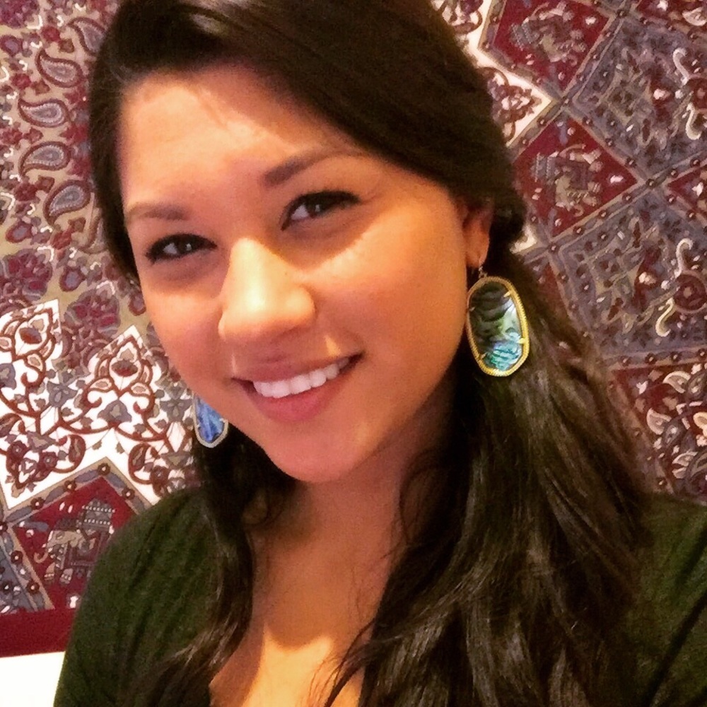 Meet your Posher, Alyssa