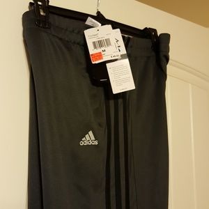 BNWT ADIDAS SWEATS from a pet/smoke free home.