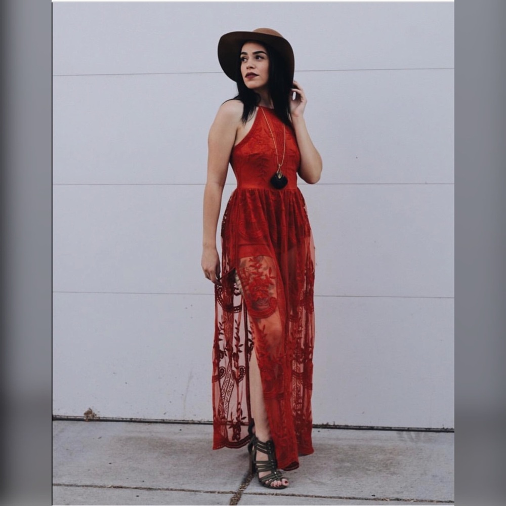 Majestic Lace Maxi Dress