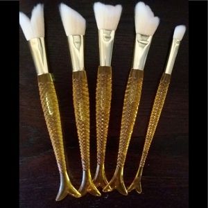 SPECIAL EDITION MERMAID BRUSHES!!!!!!