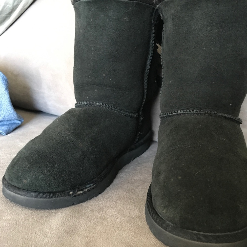 Black uggs