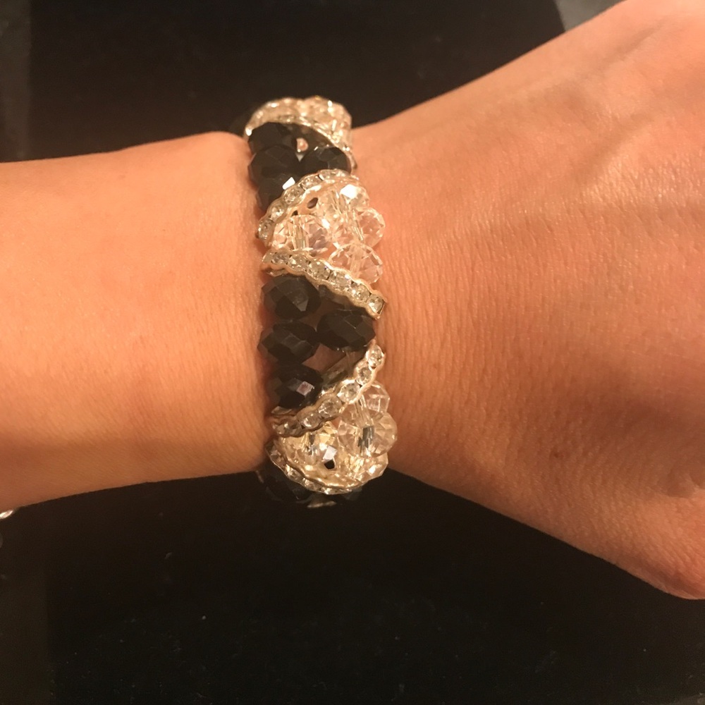 Black and white bead stretchy bracelet