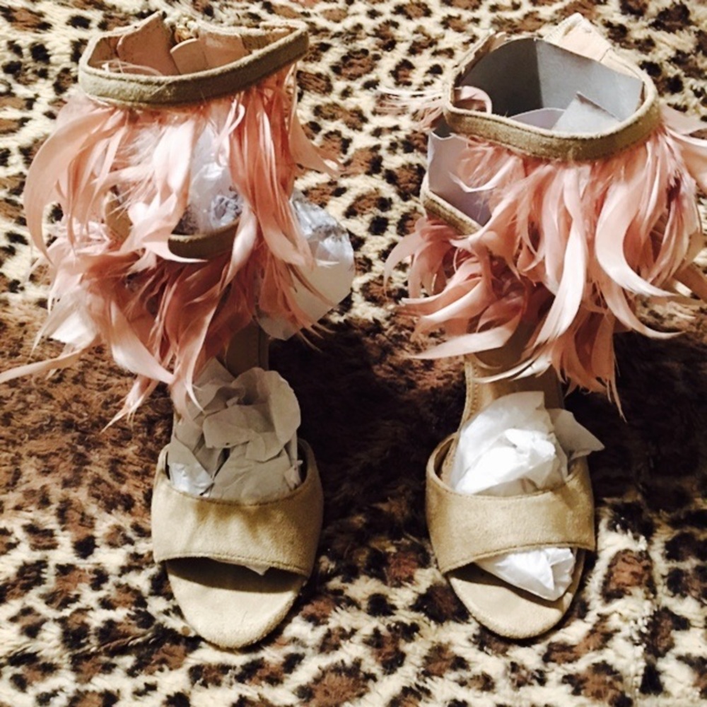 Cape Robbin Tan heels with feathers
