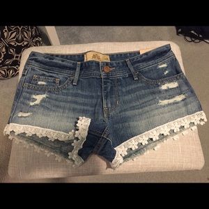 New Hollister size 3 low rise