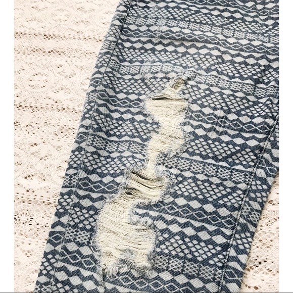 NWT Forever 21 Ripped Denim Patterned Jeans - Picture 2 of 3