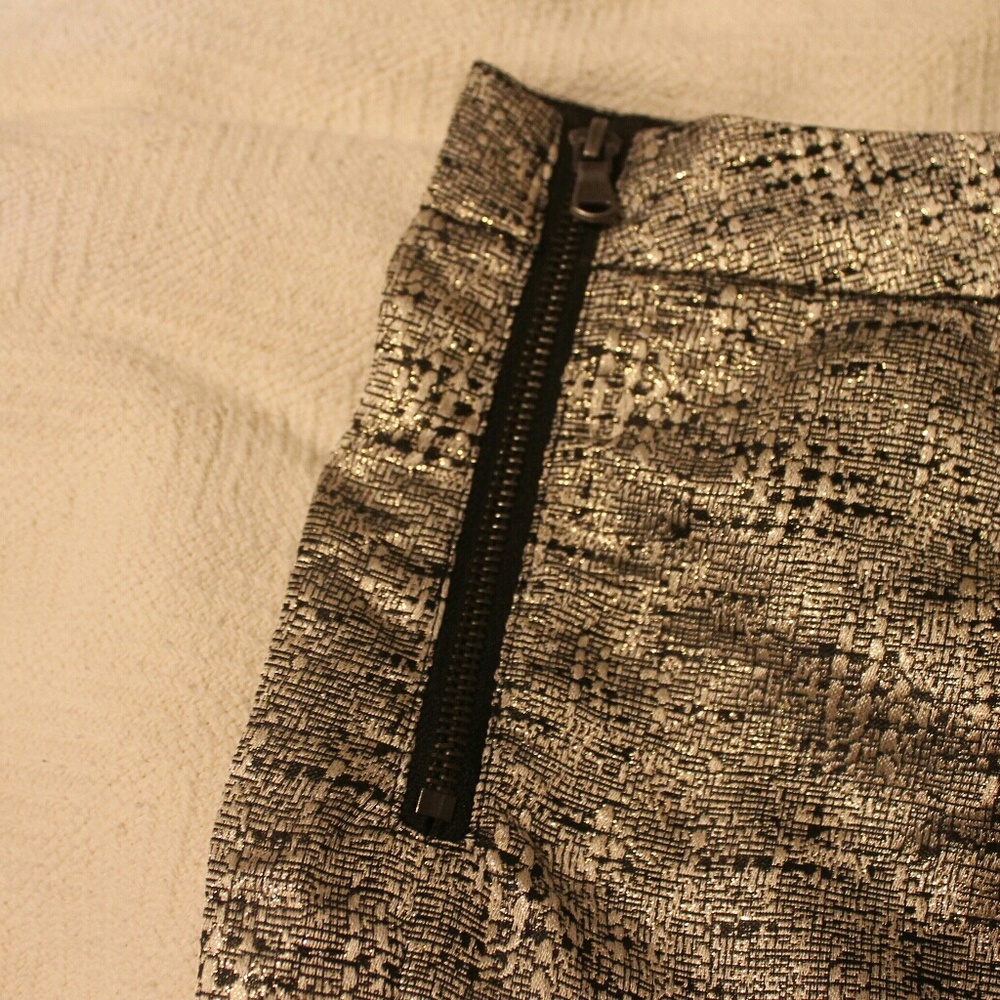 Flashy High Rise Shorts - Picture 5 of 6
