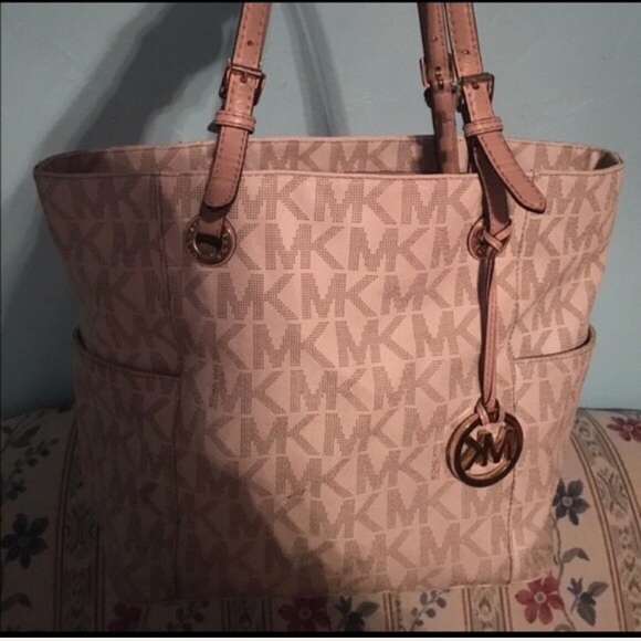 Michael Kors Monogram Purse - Picture 1 of 4