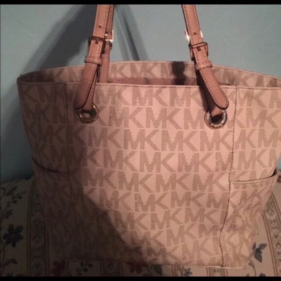 Michael Kors Monogram Purse - Picture 2 of 4