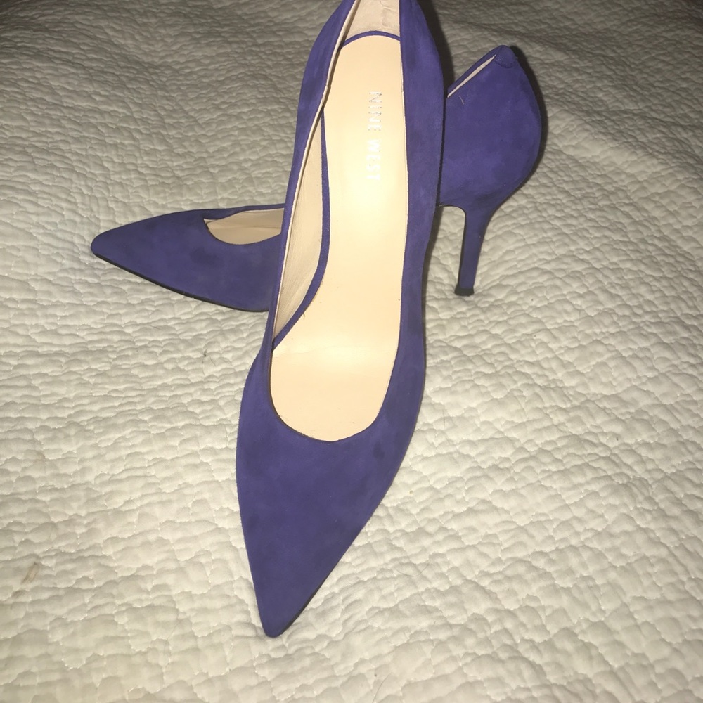 NWT Royal Blue 💙👠suede pumps!