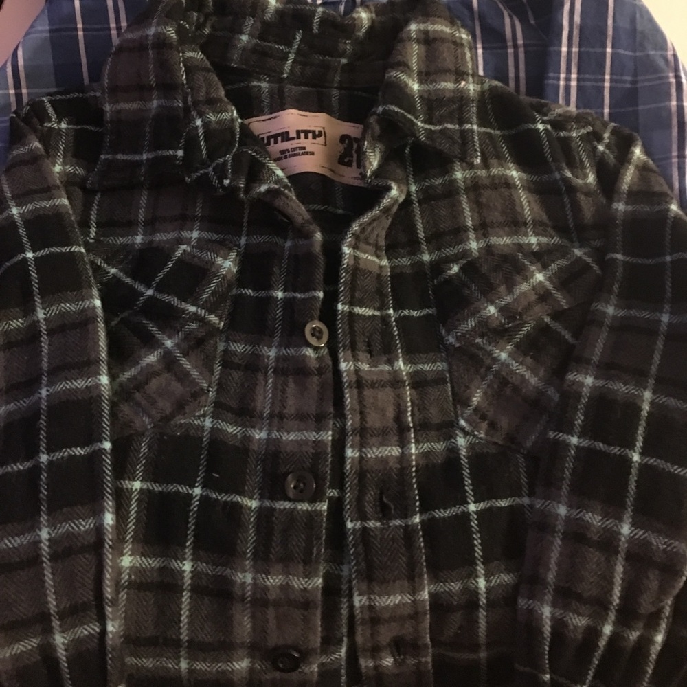 Button down shirt - Picture 2 of 6